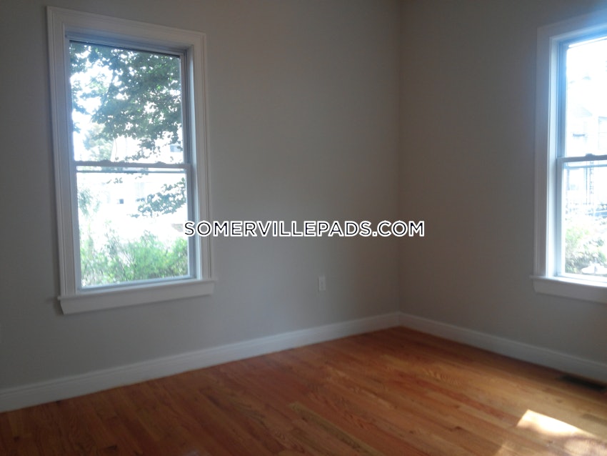 SOMERVILLE - EAST SOMERVILLE - 3 Beds, 1 Bath - Image 4