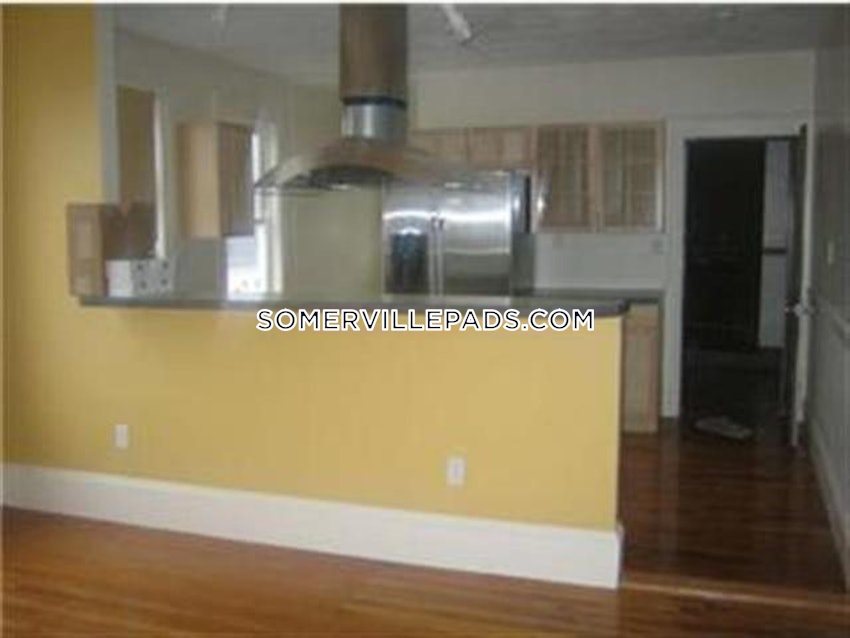 SOMERVILLE - PORTER SQUARE - 4 Beds, 1 Bath - Image 4