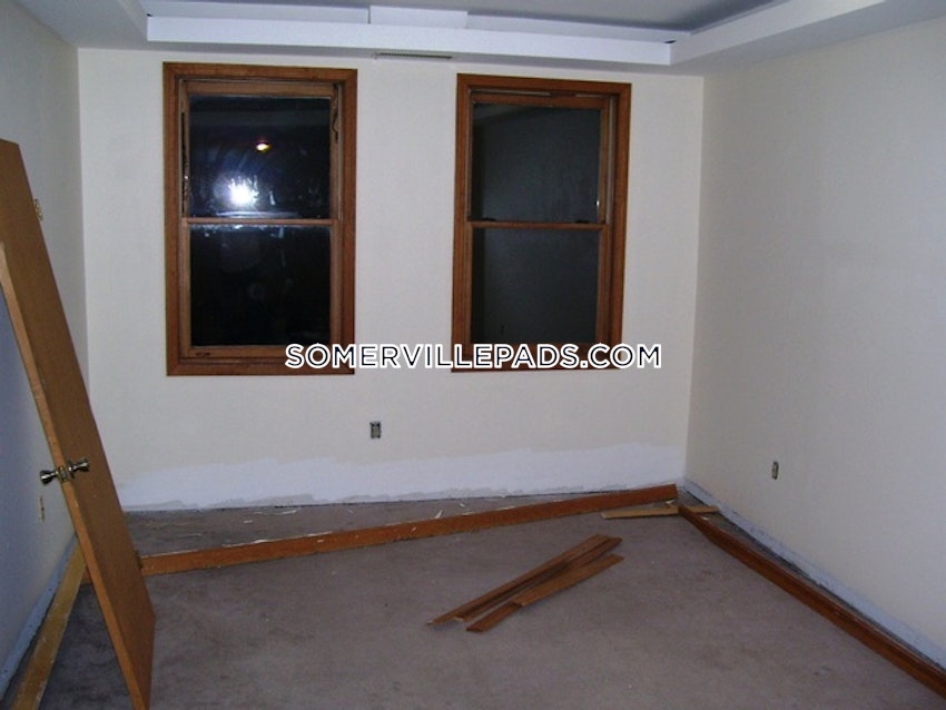 SOMERVILLE - PORTER SQUARE - 2 Beds, 1 Bath - Image 4