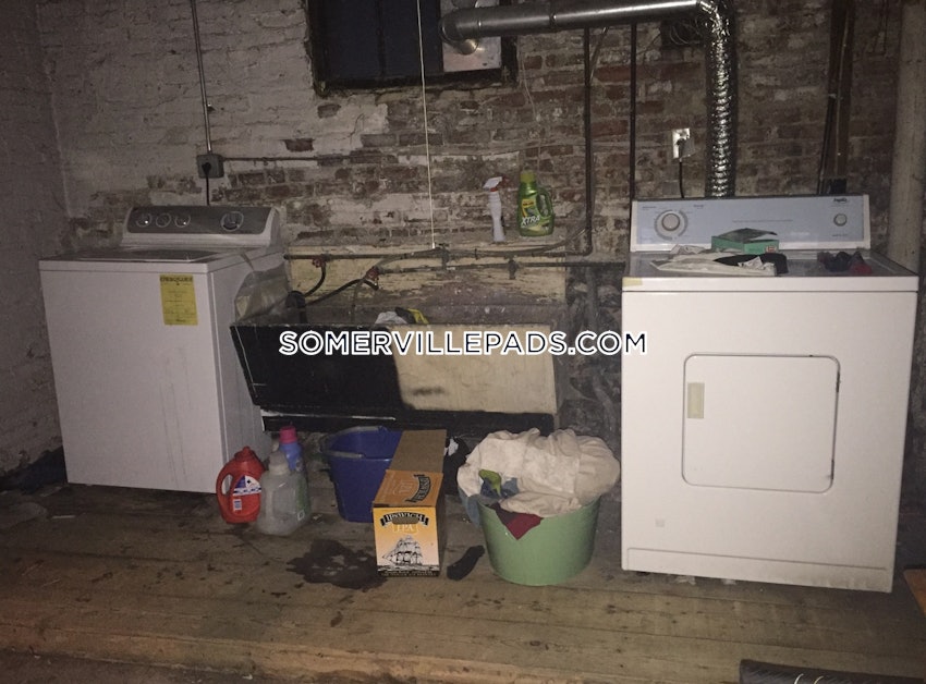 SOMERVILLE - PORTER SQUARE - 4 Beds, 2 Baths - Image 15