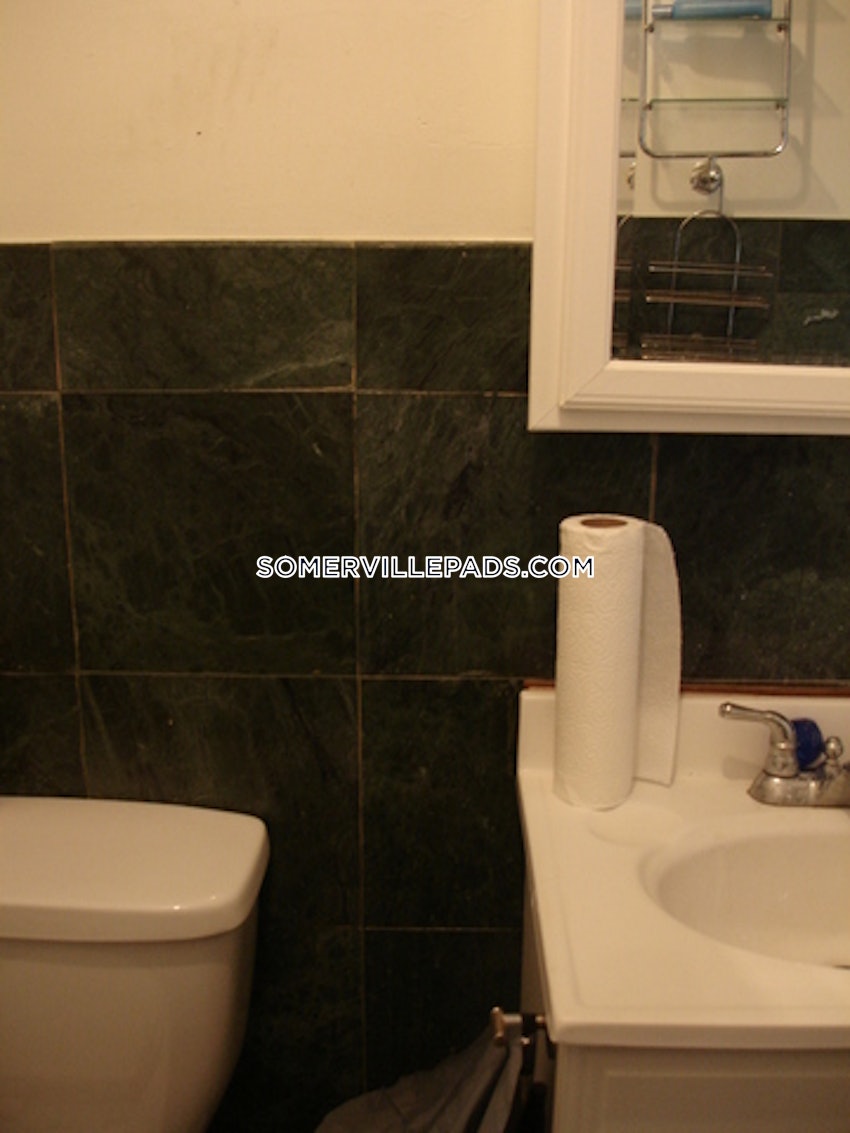 SOMERVILLE - TUFTS - 4 Beds, 2 Baths - Image 36