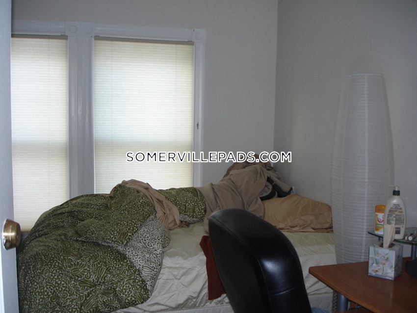 SOMERVILLE - TUFTS - 4 Beds, 2 Baths - Image 26