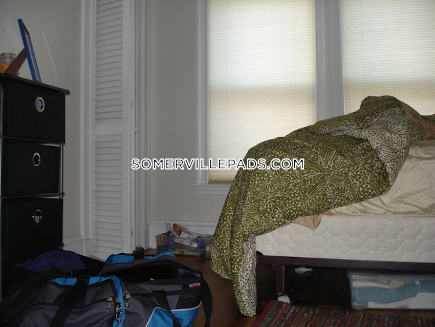 SOMERVILLE - TUFTS - 4 Beds, 2 Baths - Image 27