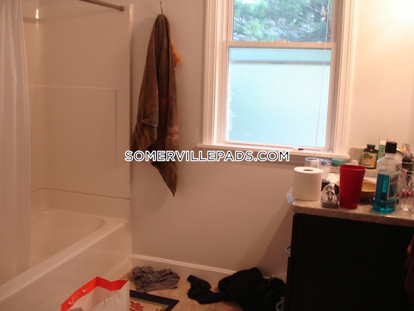 SOMERVILLE - TUFTS - 4 Beds, 2 Baths - Image 17