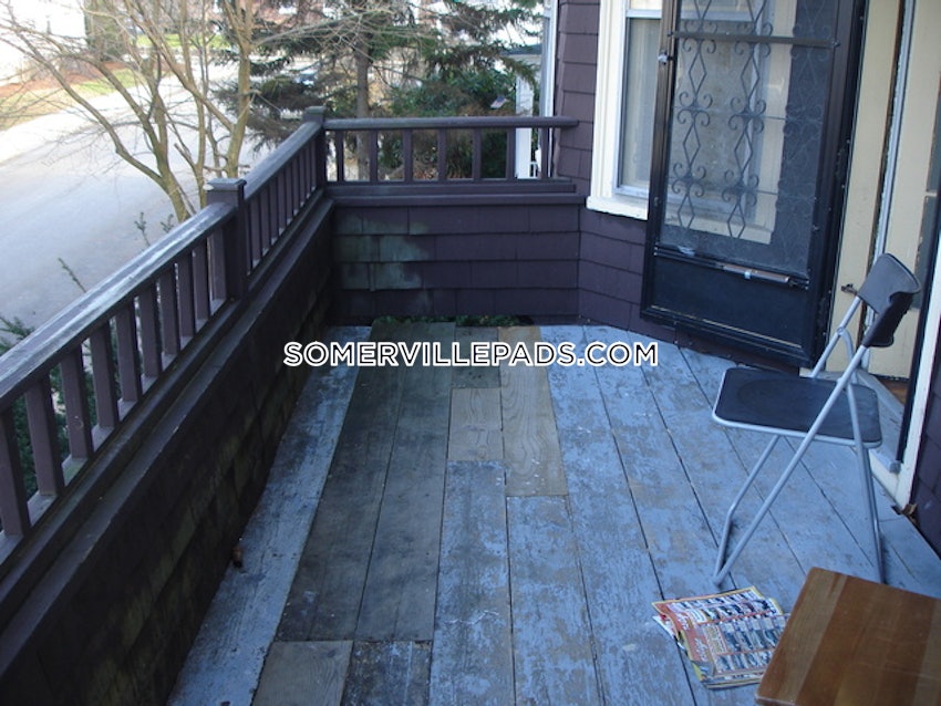 SOMERVILLE - TUFTS - 4 Beds, 2 Baths - Image 16