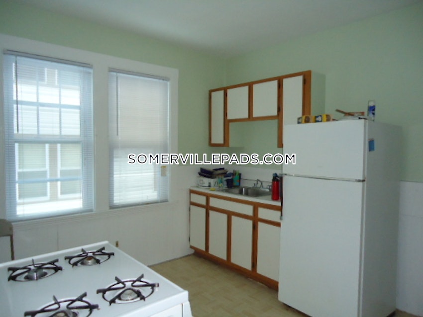 SOMERVILLE - TUFTS - 4 Beds, 1 Bath - Image 1