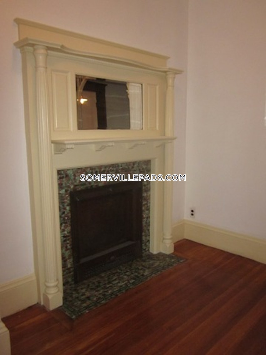 SOMERVILLE - TUFTS - 3 Beds, 1 Bath - Image 21