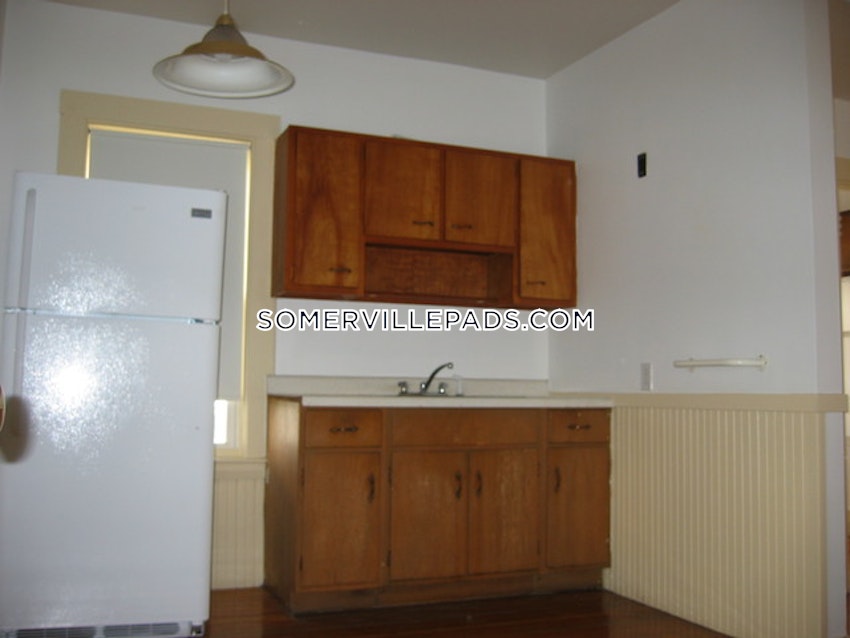 SOMERVILLE - TUFTS - 3 Beds, 1 Bath - Image 19