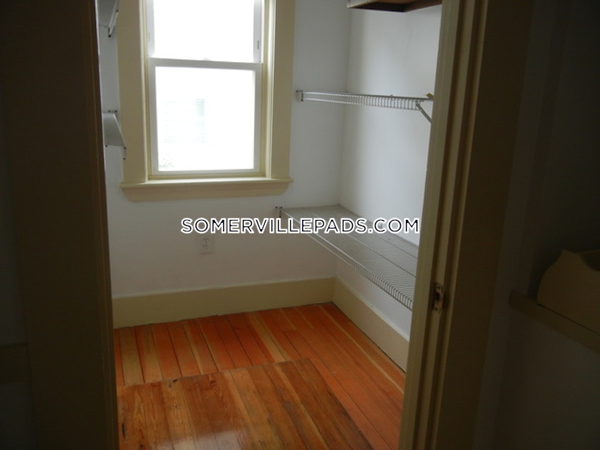 SOMERVILLE - TUFTS - 3 Beds, 1 Bath - Image 13