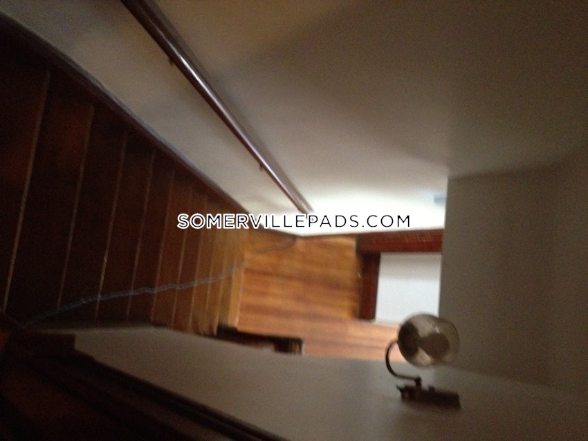 SOMERVILLE - TUFTS - 3 Beds, 1 Bath - Image 1