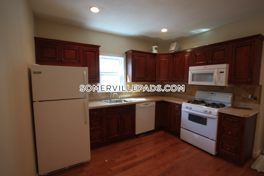 SOMERVILLE - TUFTS - 4 Beds, 2 Baths - Image 1