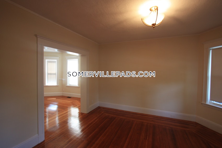 SOMERVILLE - TUFTS - 4 Beds, 2 Baths - Image 14