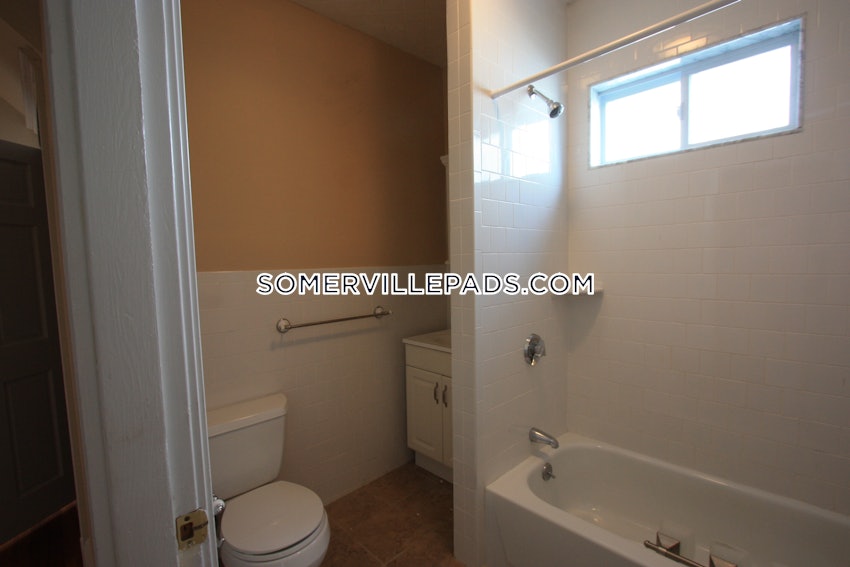 SOMERVILLE - TUFTS - 4 Beds, 2 Baths - Image 49