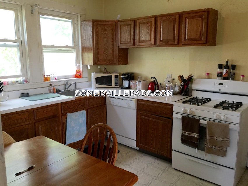 SOMERVILLE- WEST SOMERVILLE/ TEELE SQUARE - 3 Beds, 1 Bath - Image 3
