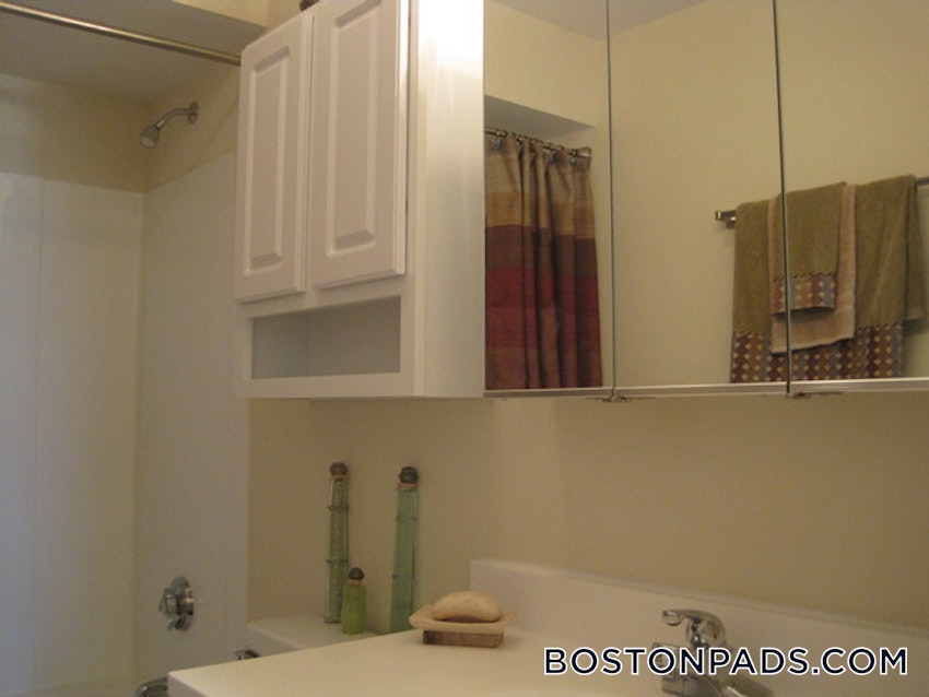 WALTHAM - 3 Beds, 1.5 Baths - Image 14