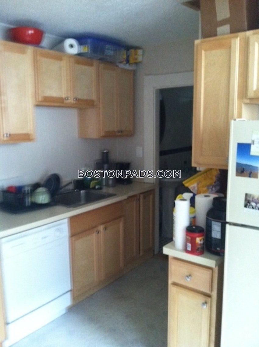 WALTHAM - 1 Bed, 1 Bath - Image 4