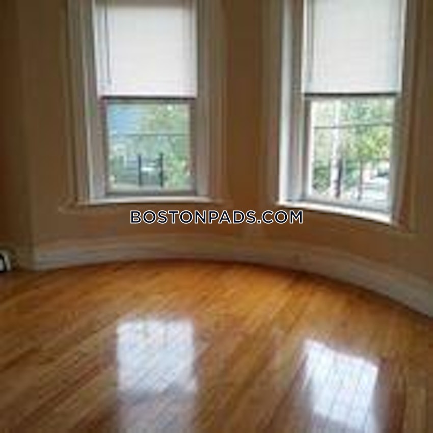 BOSTON - FORT HILL - 3 Beds, 1 Bath - Image 1