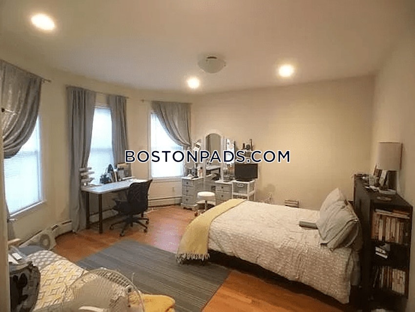 BOSTON - FORT HILL - 4 Beds, 2 Baths - Image 1
