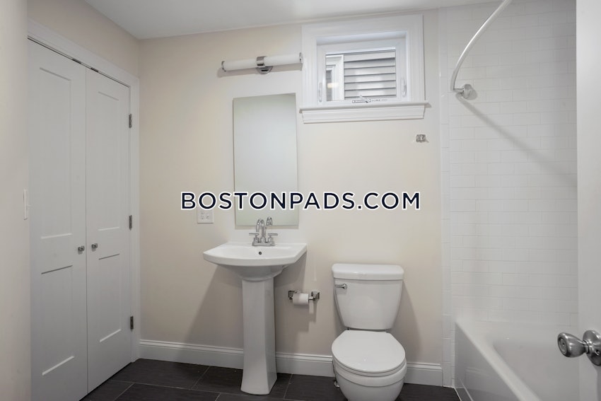 BOSTON - FORT HILL - 4 Beds, 2 Baths - Image 10