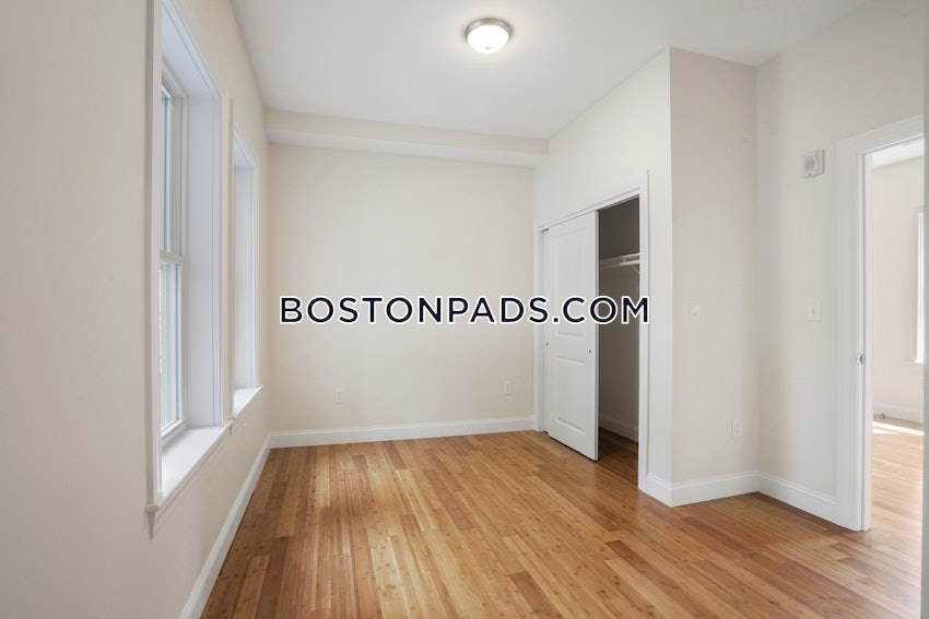 BOSTON - FORT HILL - 4 Beds, 2 Baths - Image 9