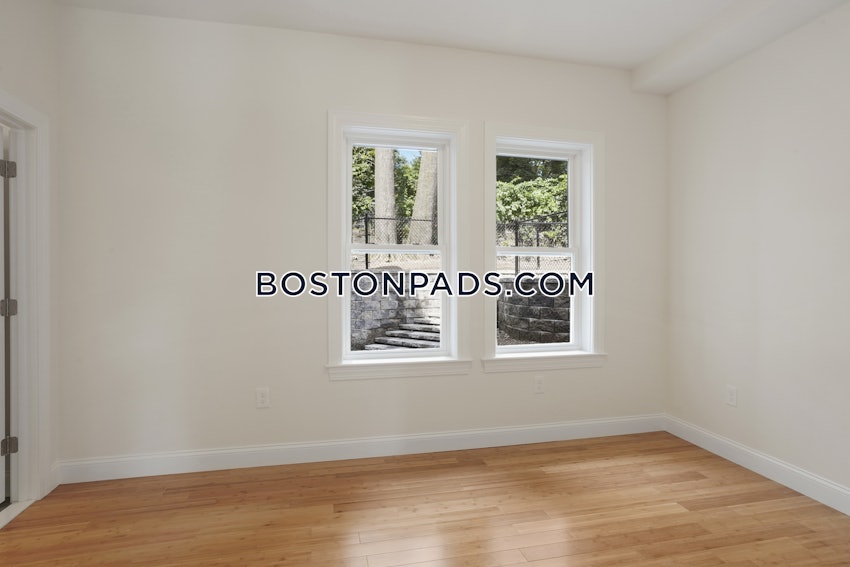 BOSTON - FORT HILL - 4 Beds, 2 Baths - Image 5