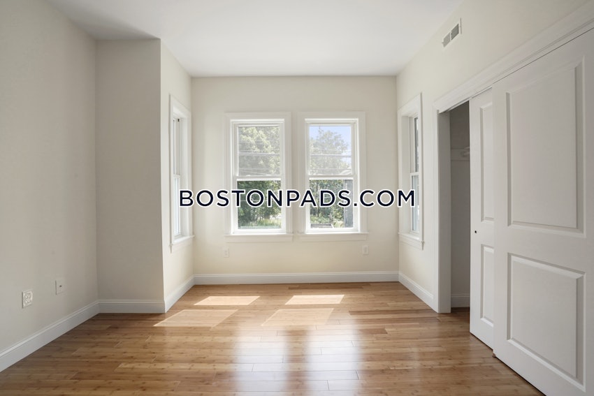 BOSTON - FORT HILL - 4 Beds, 2 Baths - Image 3