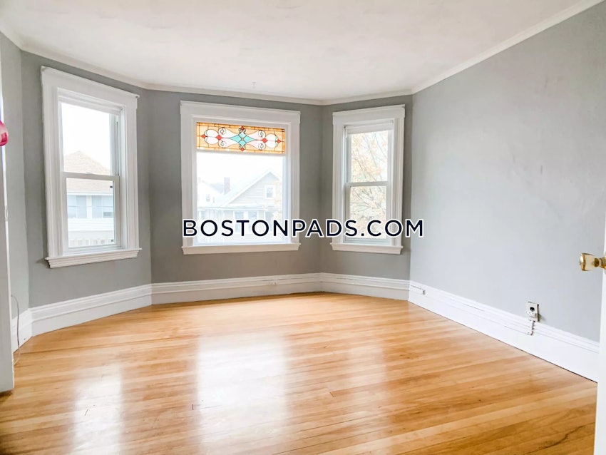 MEDFORD - TUFTS - 2 Beds, 1 Bath - Image 6