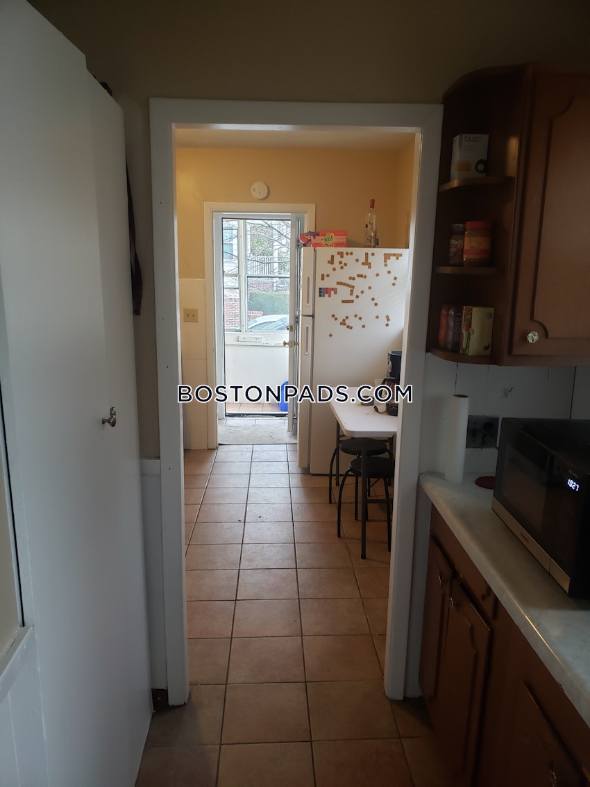 BOSTON - BRIGHTON - BOSTON COLLEGE - 3 Beds, 1 Bath - Image 8