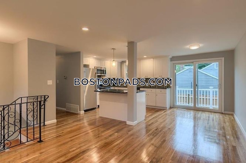 WILMINGTON - 3 Beds, 2 Baths - Image 3