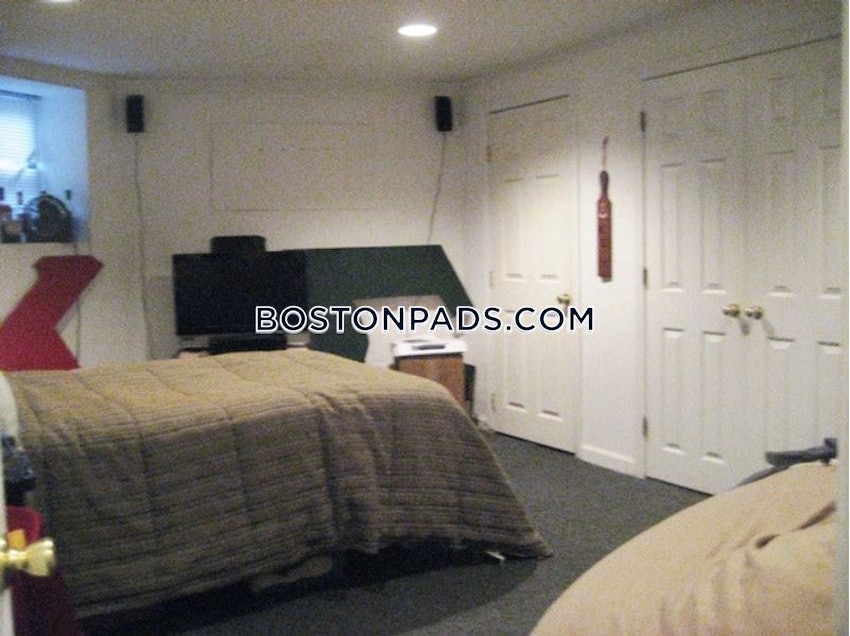 BOSTON - NORTHEASTERN/SYMPHONY - 4 Beds, 2 Baths - Image 1