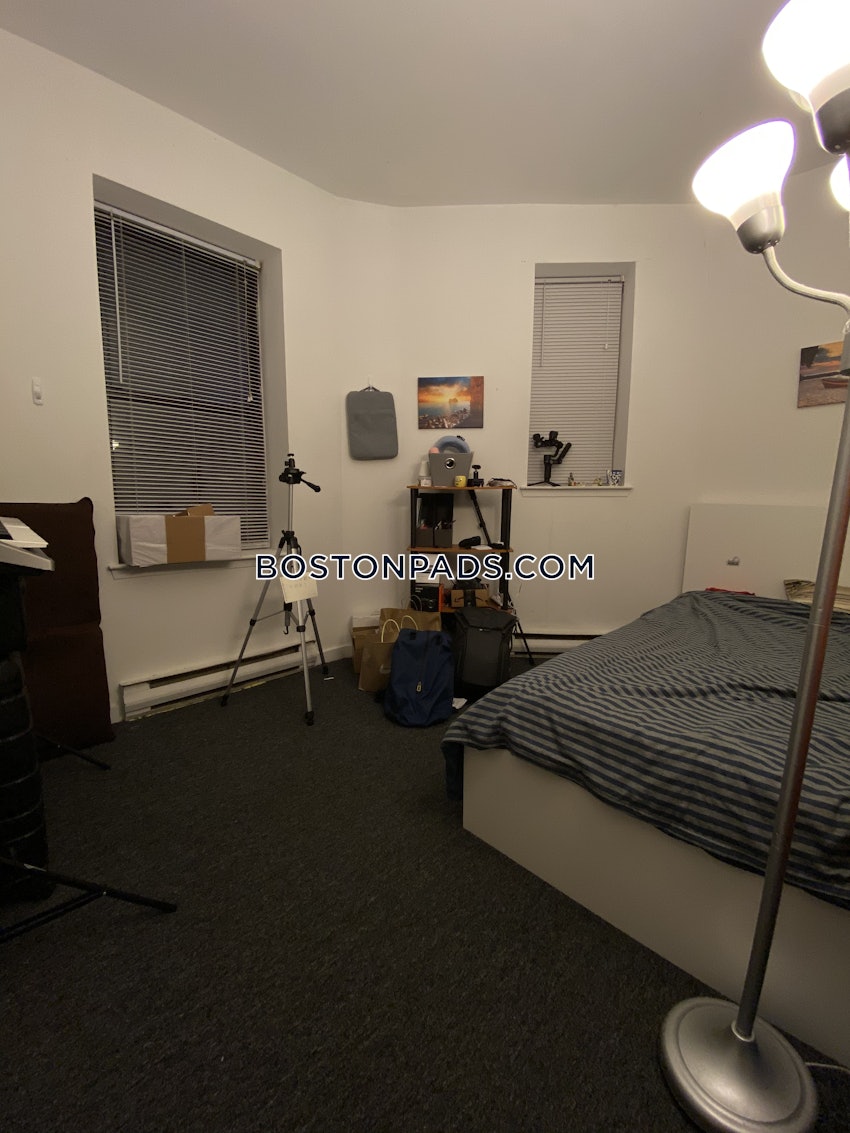 BOSTON - SOUTH END - 4 Beds, 1 Bath - Image 13