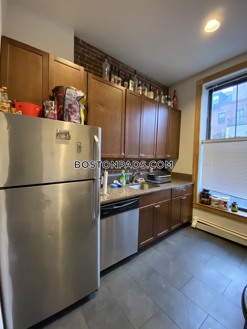 BOSTON - NORTHEASTERN/SYMPHONY - 4 Beds, 2 Baths - Image 3