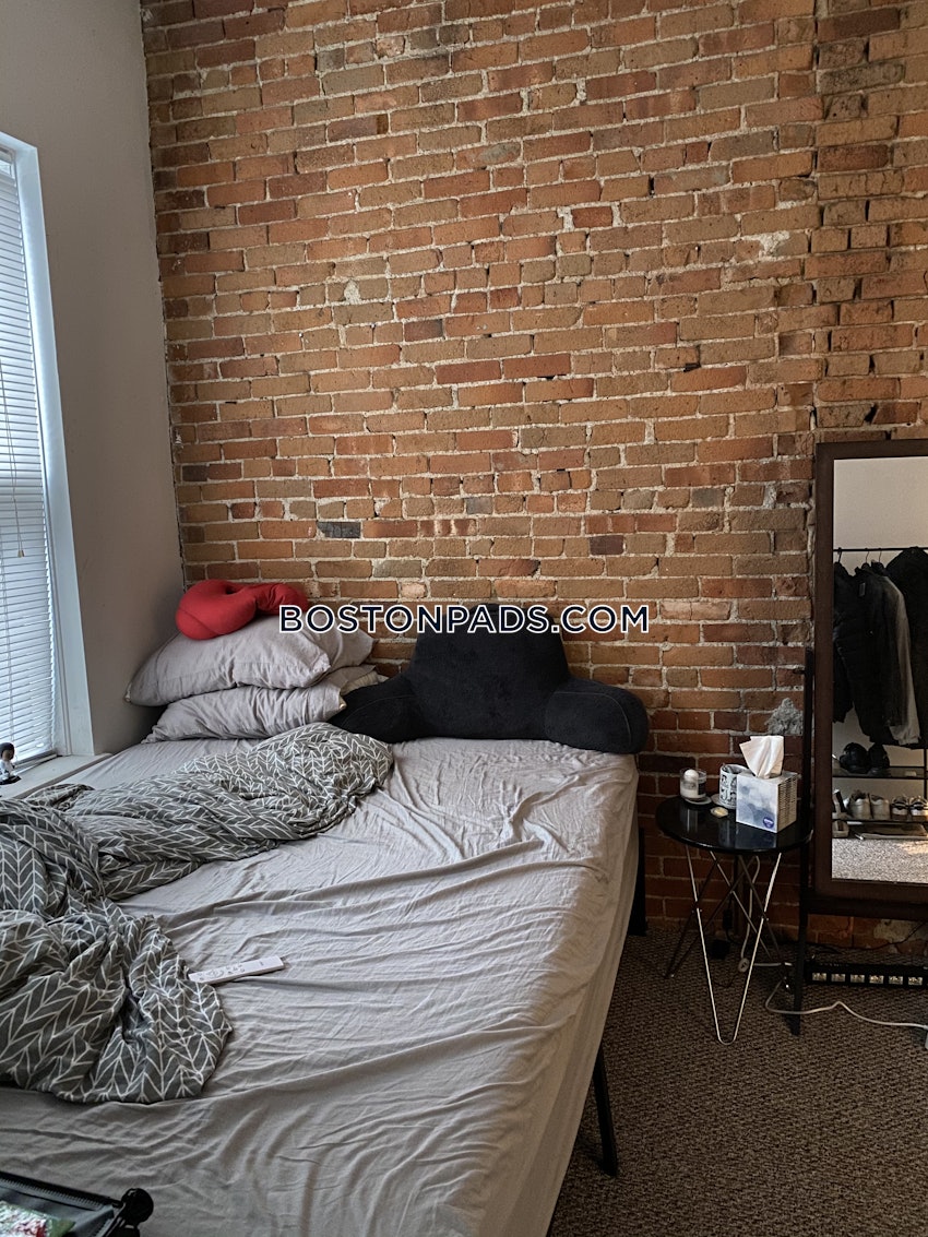 BOSTON - NORTHEASTERN/SYMPHONY - 4 Beds, 2 Baths - Image 10