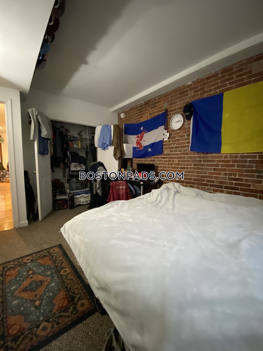 BOSTON - NORTHEASTERN/SYMPHONY - 5 Beds, 2 Baths - Image 9