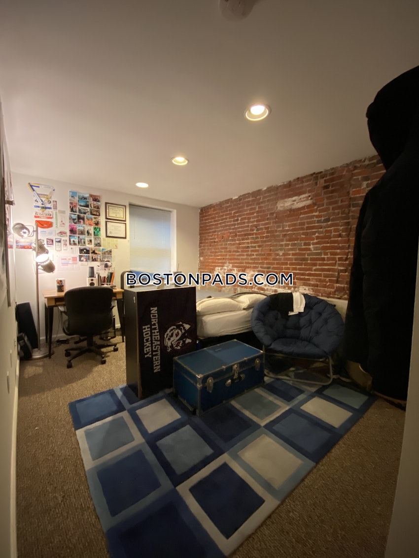 BOSTON - NORTHEASTERN/SYMPHONY - 5 Beds, 2 Baths - Image 1