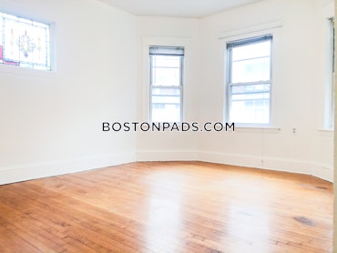 Boston - 4 Beds, 1 Baths