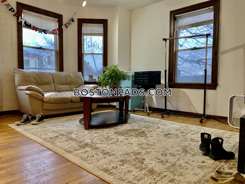 BOSTON - JAMAICA PLAIN - CENTER - 3 Beds, 1 Bath - Image 2