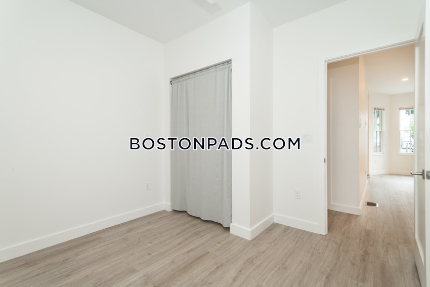 BOSTON - MISSION HILL - 4 Beds, 2 Baths - Image 9