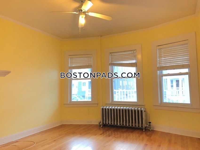 BOSTON - BRIGHTON - OAK SQUARE - 3 Beds, 1 Bath - Image 2