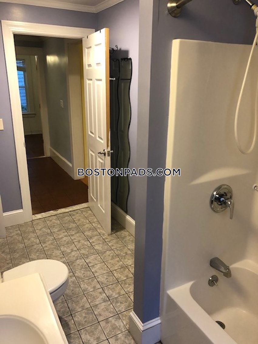 BOSTON - BRIGHTON - OAK SQUARE - 3 Beds, 1 Bath - Image 12