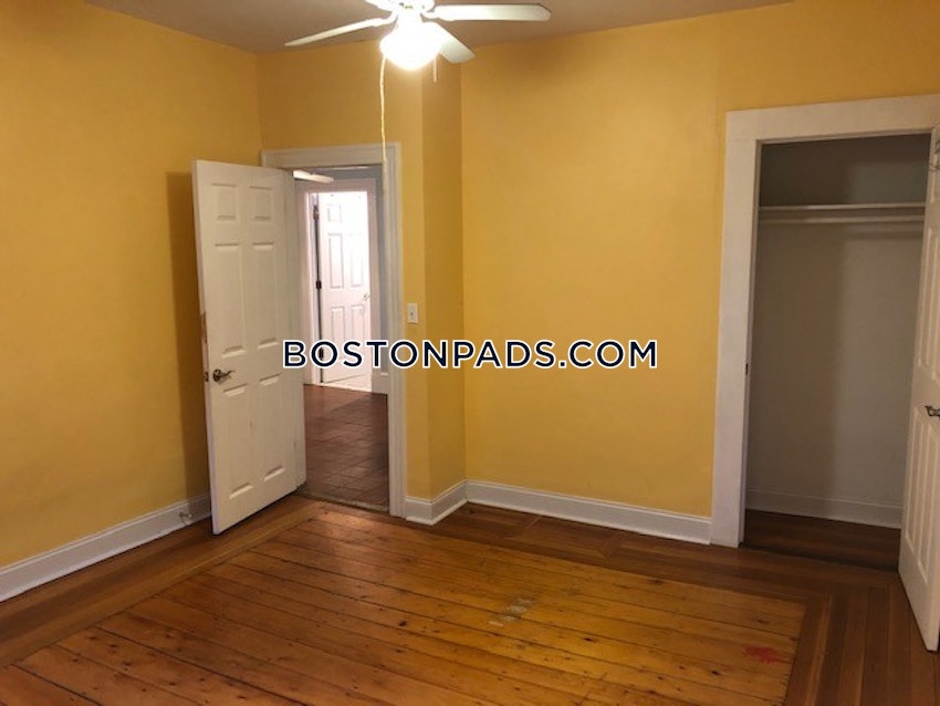 BOSTON - BRIGHTON - OAK SQUARE - 3 Beds, 1 Bath - Image 4