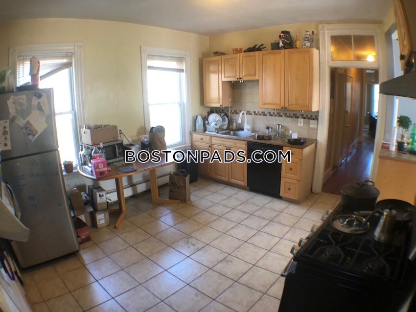 BOSTON - MISSION HILL - 4 Beds, 1 Bath - Image 10