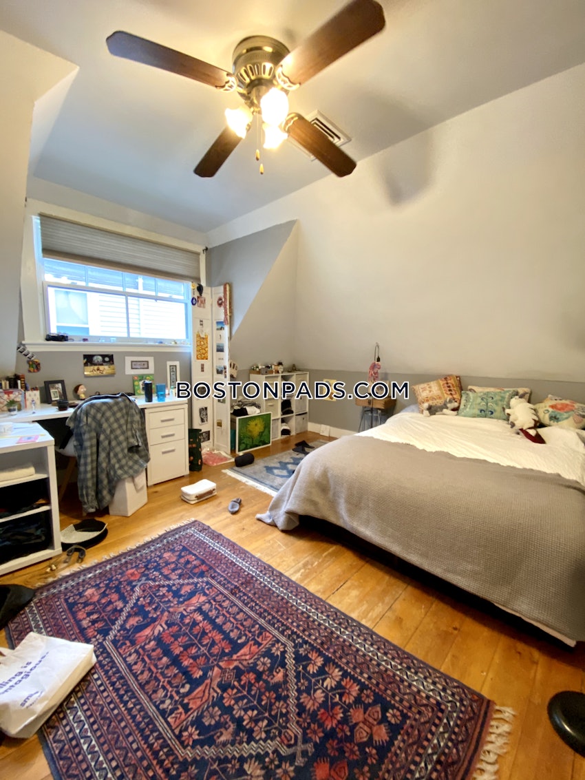 BOSTON - MISSION HILL - 3 Beds, 1 Bath - Image 5