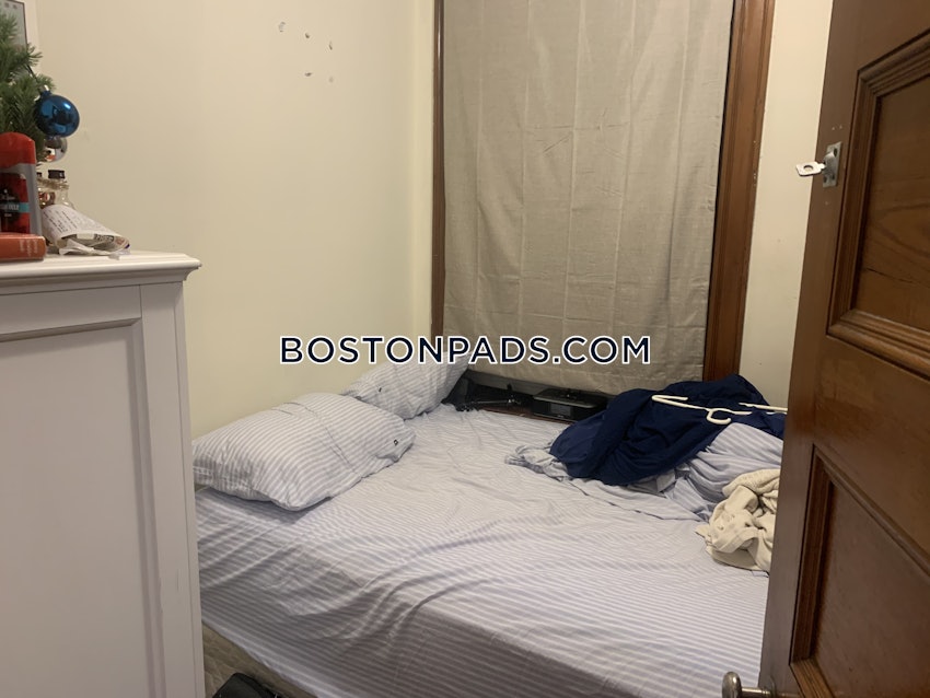 BOSTON - MISSION HILL - 4 Beds, 2 Baths - Image 3