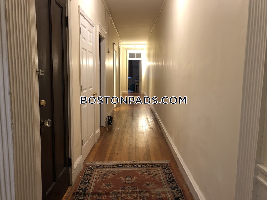 BROOKLINE- BOSTON UNIVERSITY - 6 Beds, 2 Baths - Image 29