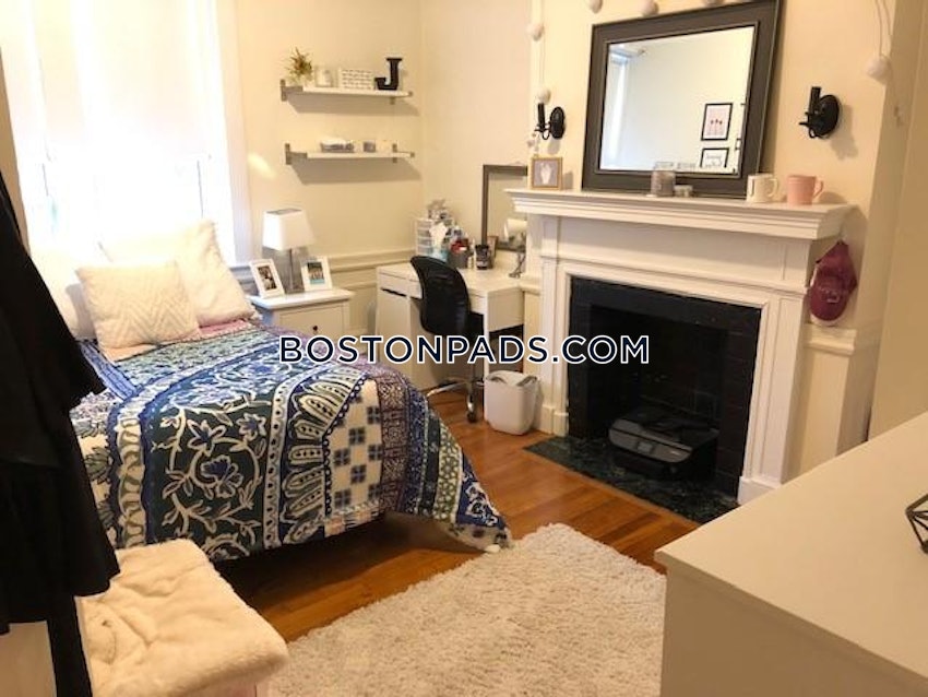 BROOKLINE- BOSTON UNIVERSITY - 6 Beds, 2 Baths - Image 5