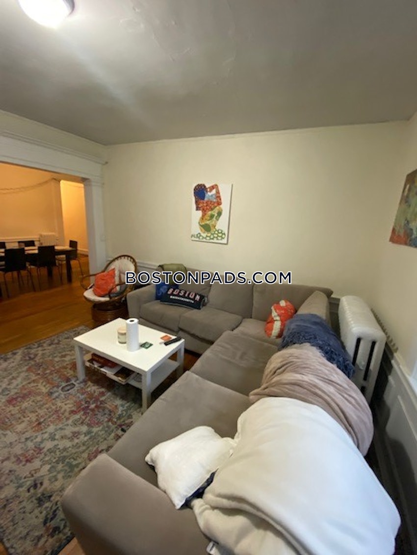 BROOKLINE- BOSTON UNIVERSITY - 6 Beds, 2 Baths - Image 17