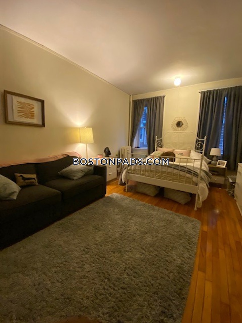 BROOKLINE- BOSTON UNIVERSITY - 6 Beds, 2 Baths - Image 18