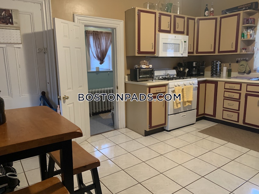 DEDHAM - 2 Beds, 2 Baths - Image 1