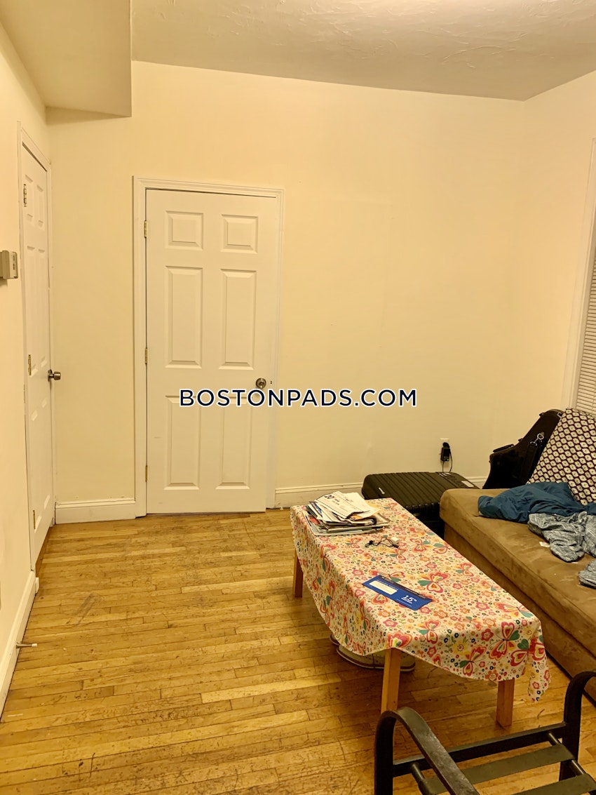 BOSTON - MISSION HILL - 4 Beds, 1 Bath - Image 8